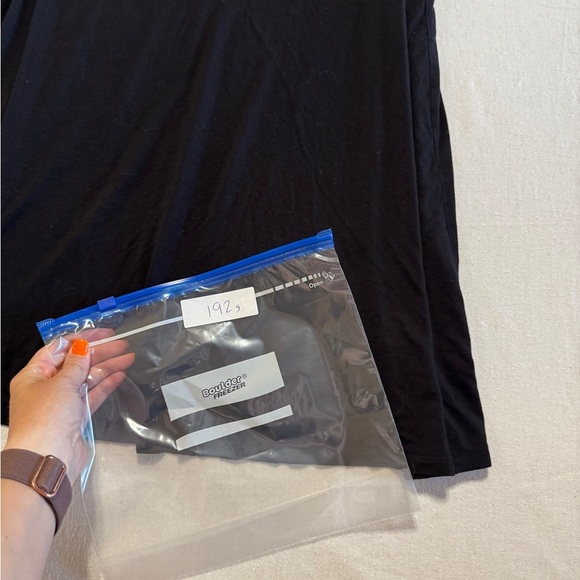 Lane Bryant Black V-Neck Sleeveless Top Size 14/16 - Picture 2 of 7